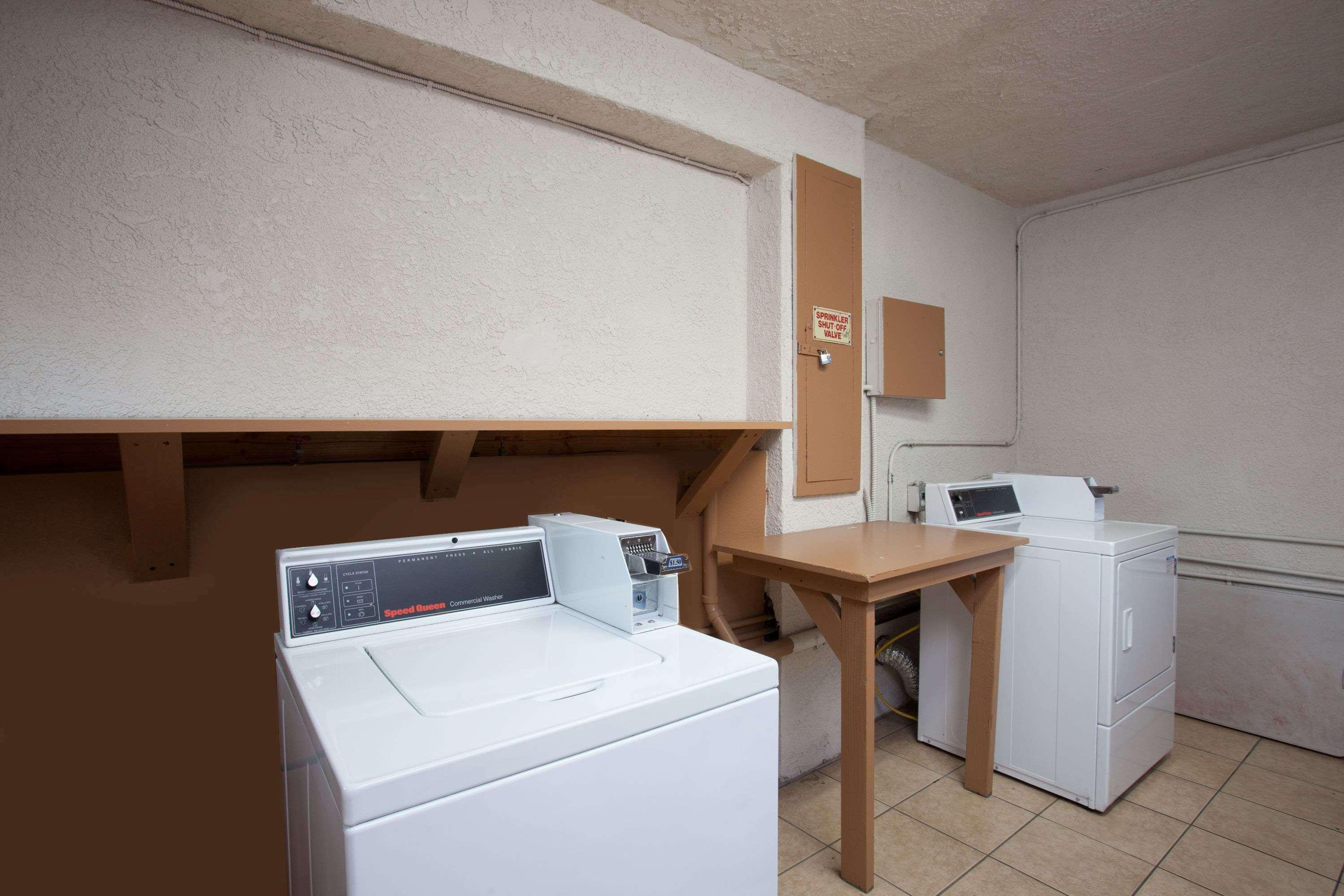 Express Inn & Suites Ontario Airport Zewnętrze zdjęcie