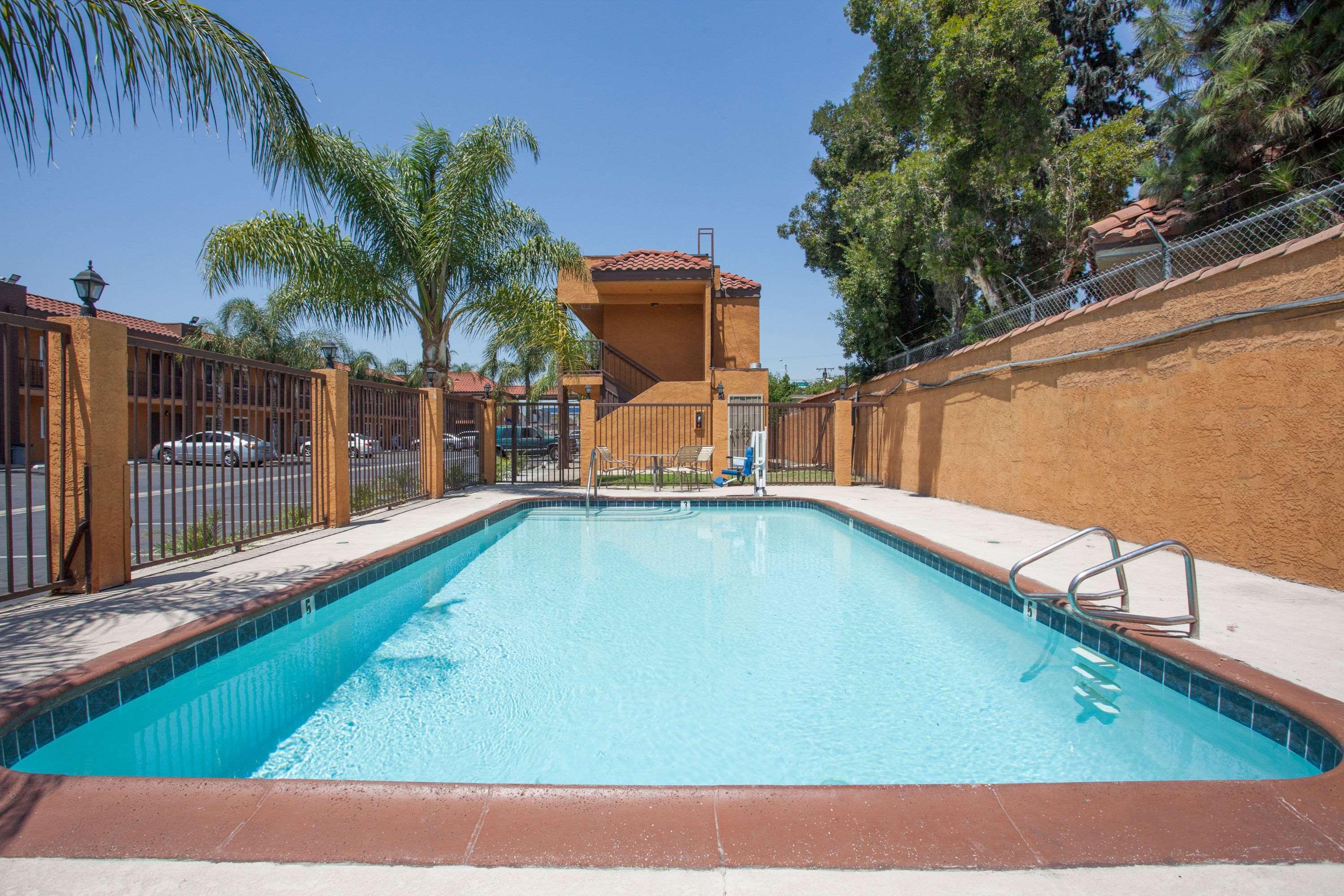Express Inn & Suites Ontario Airport Zewnętrze zdjęcie