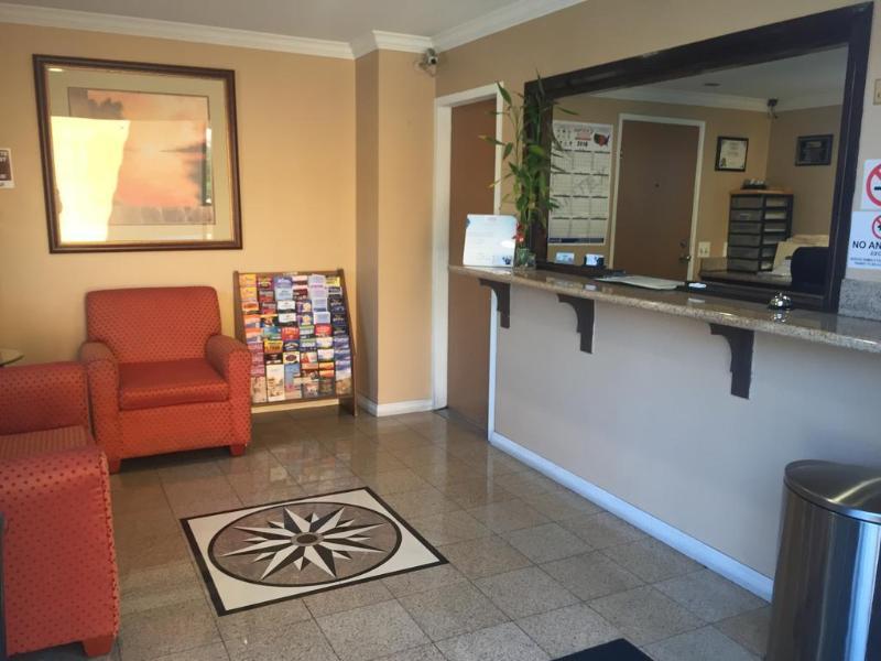 Express Inn & Suites Ontario Airport Zewnętrze zdjęcie